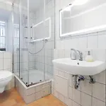 Big 4rooms Kurfuerstendamm *