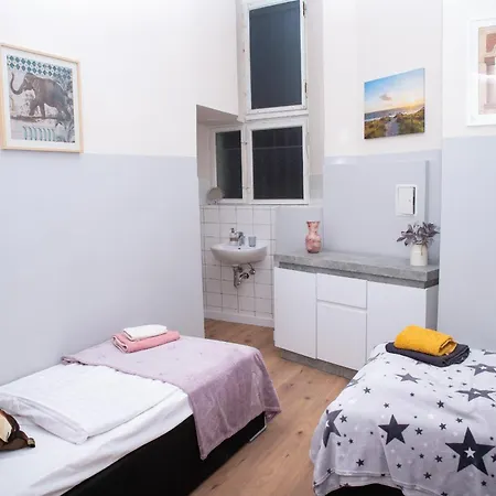 Big 4rooms Kurfuerstendamm