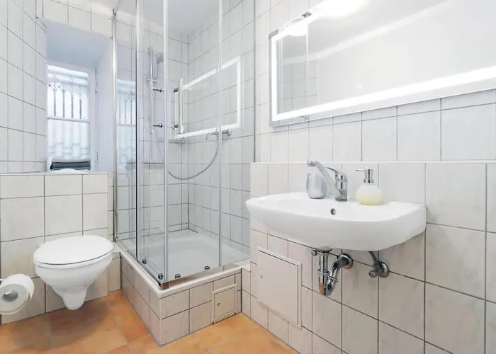 Big 4rooms Kurfuerstendamm *